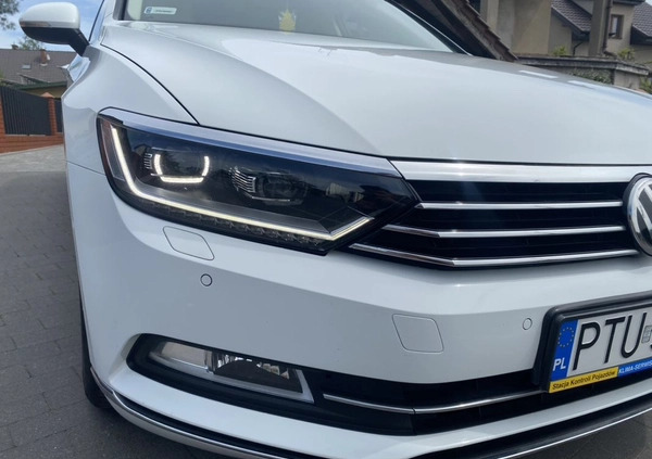 Volkswagen Passat cena 68400 przebieg: 129000, rok produkcji 2017 z Turek małe 596